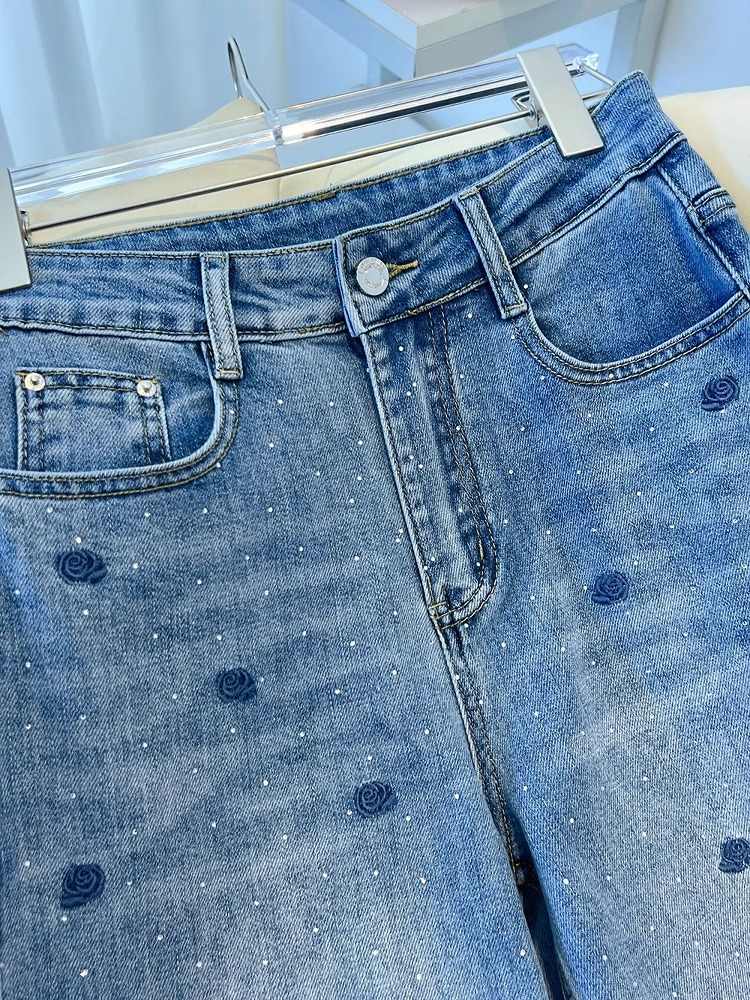 Rose Embroidered Hot Diamond J - Embroidery Jeans Sakura avis et prix