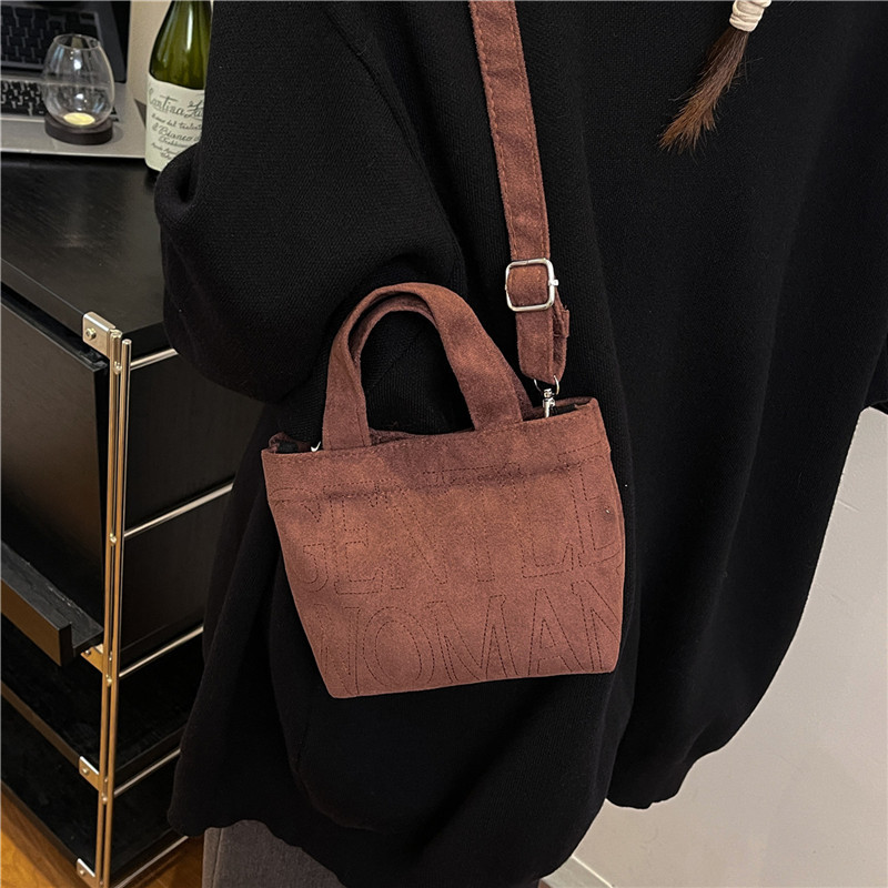 New Retro Suede Crossbody Bag  - Embroidery Texture avis et prix