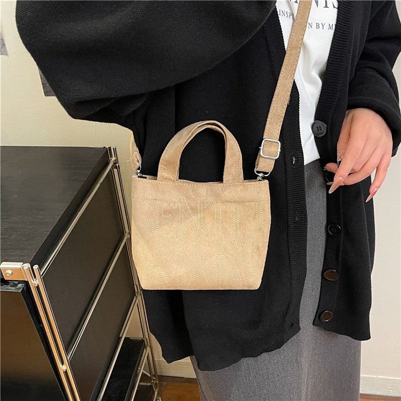 New Retro Suede Crossbody Bag  - Embroidery Texture avis et prix