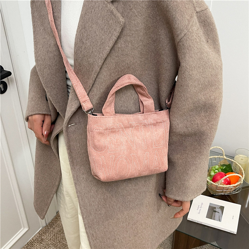New Retro Suede Crossbody Bag  - Embroidery Texture avis et prix