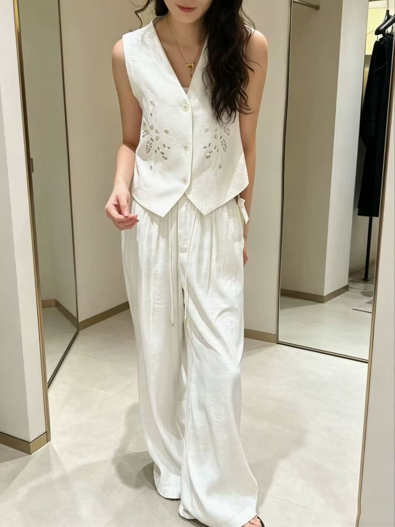Elegant linen embroidered slee - Embroidery Vest avis et prix