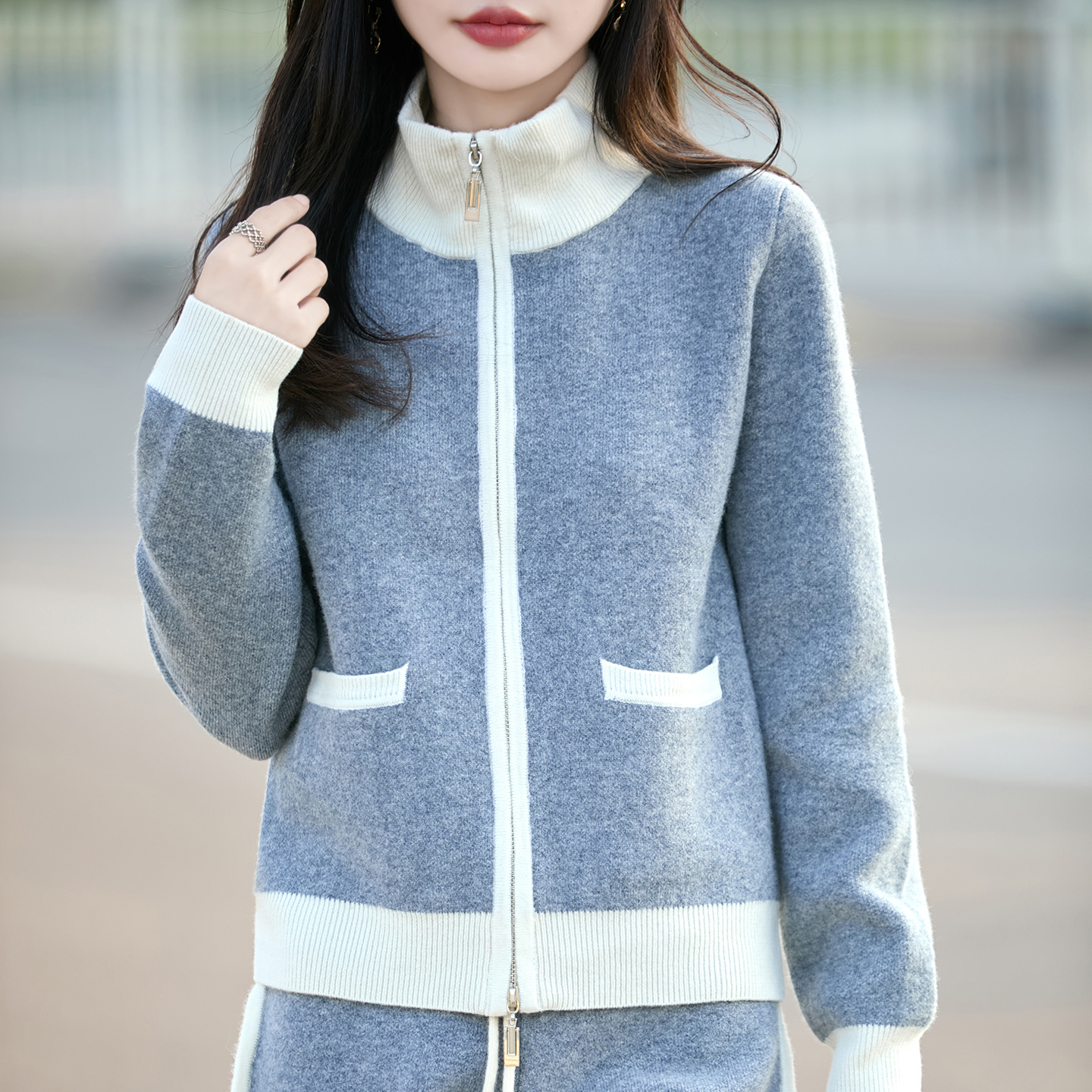 Luxury 100% Merino Wool Two Pi - Embroidery Cardigan avis et prix