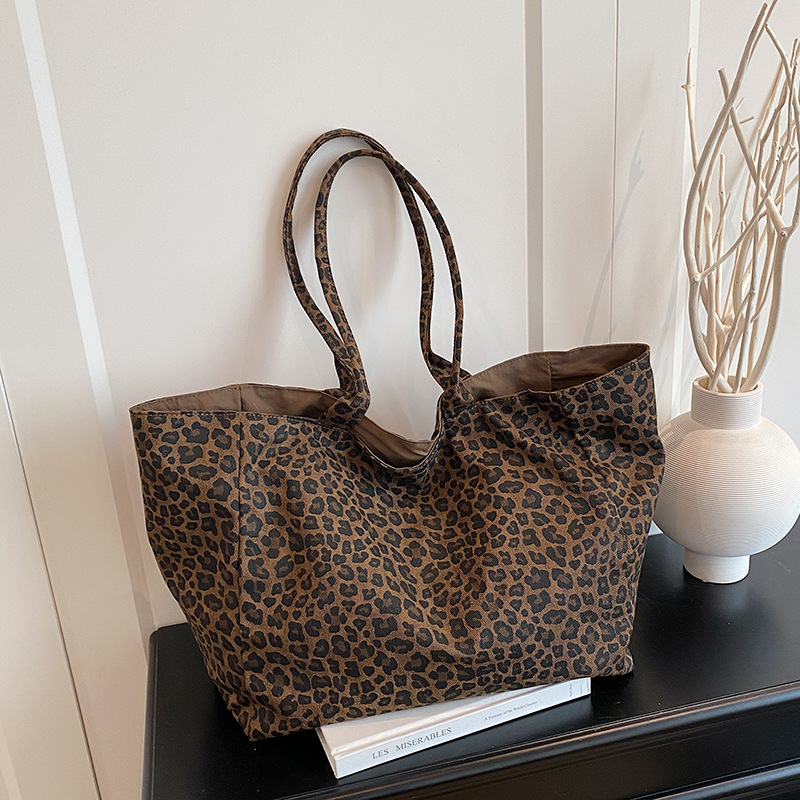 Fashionable Leopard Print Tote - Embroidery Texture avis et prix