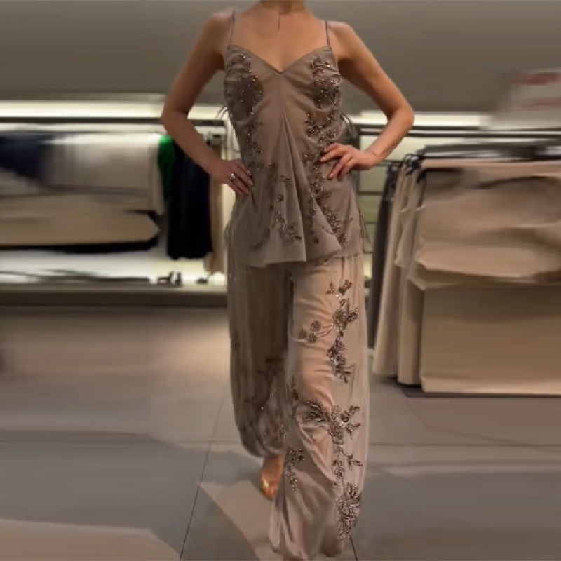 2026 New Women Grey Two-piece  - Embroidery Vest avis et prix