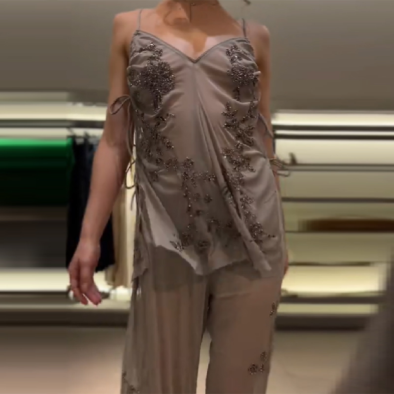 2026 New Women Grey Two-piece  - Embroidery Vest avis et prix
