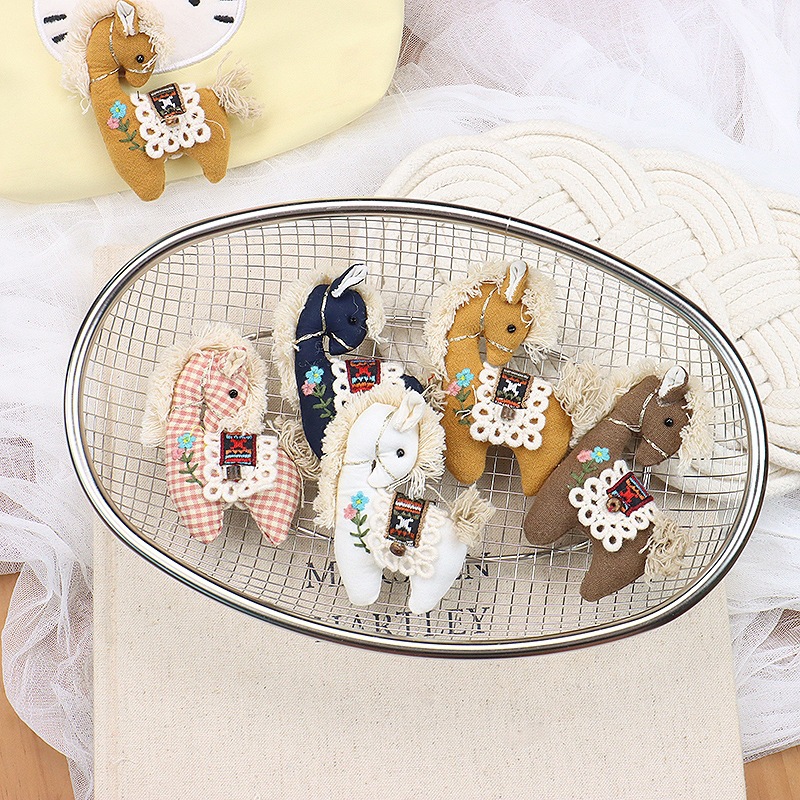 Cute Plaid Pony Brooch Handmad - Embroidery Horse avis et prix
