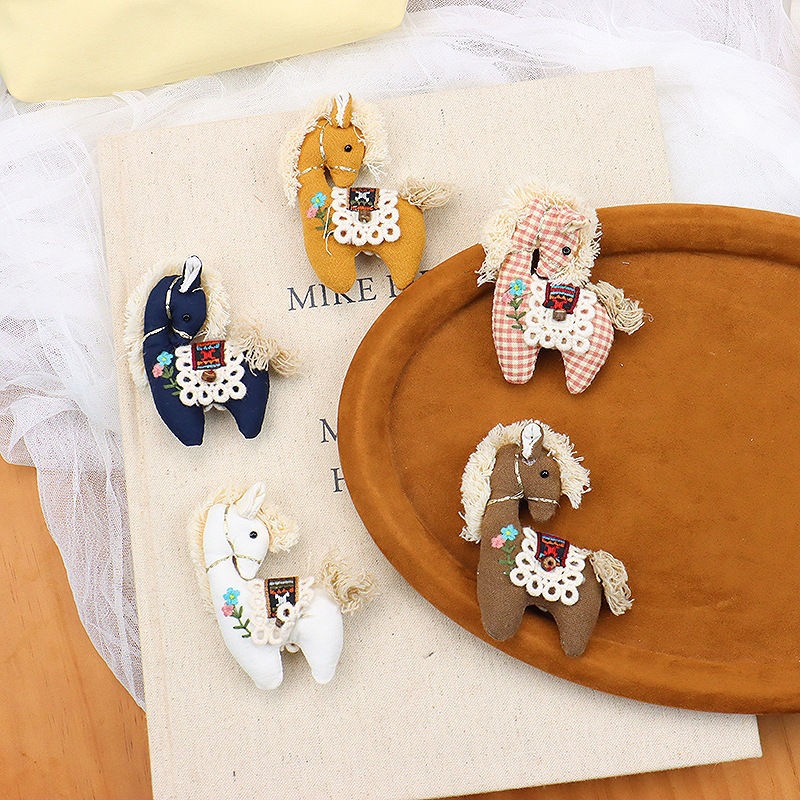 Cute Plaid Pony Brooch Handmad - Embroidery Horse avis et prix