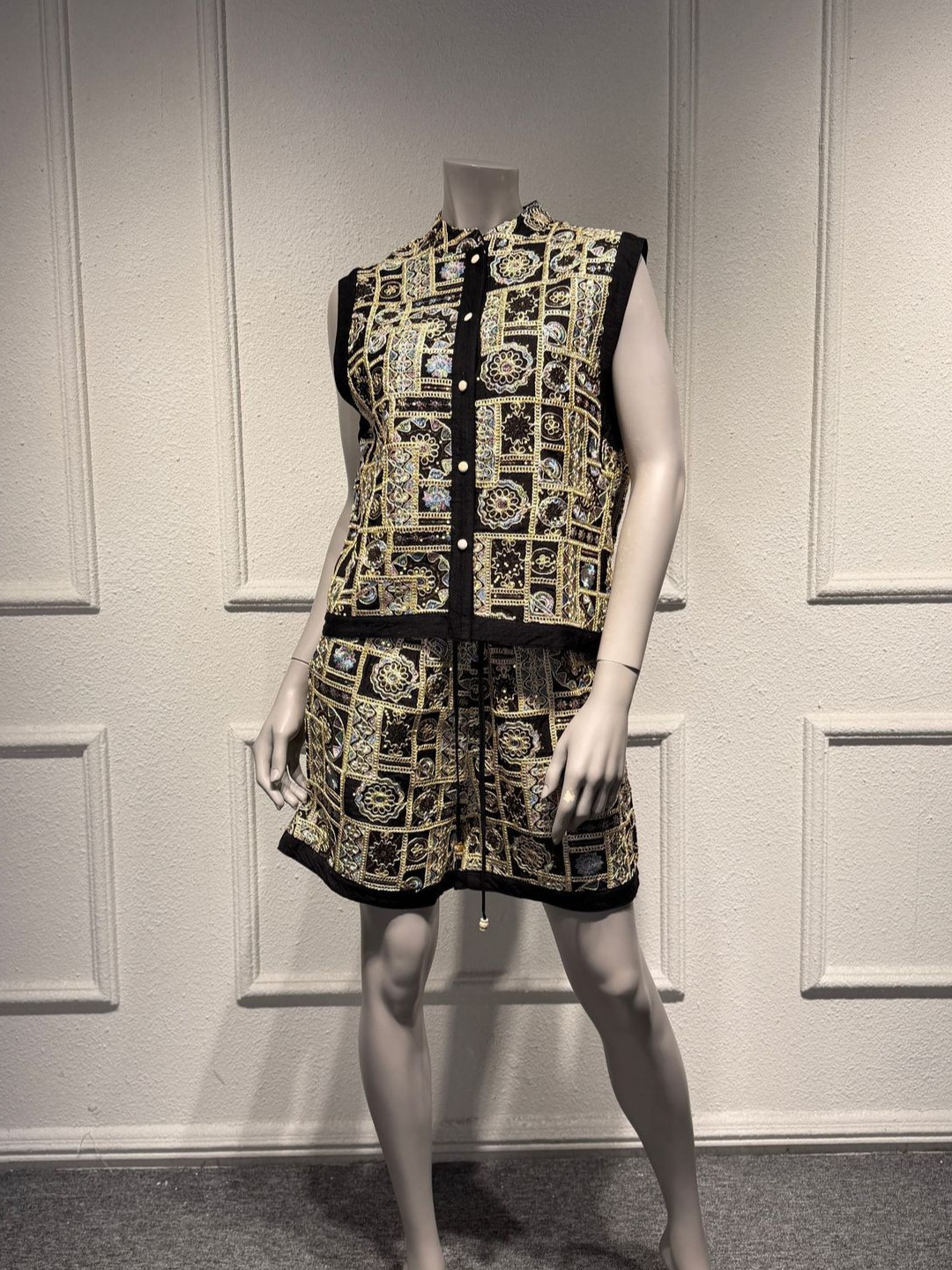 Elegant Heavy Embroidery Vest  - Embroidery Vest avis et prix