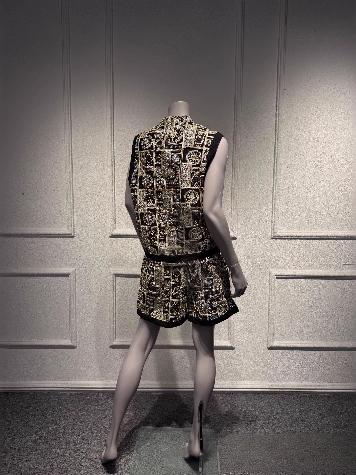 Elegant Heavy Embroidery Vest  - Embroidery Vest avis et prix