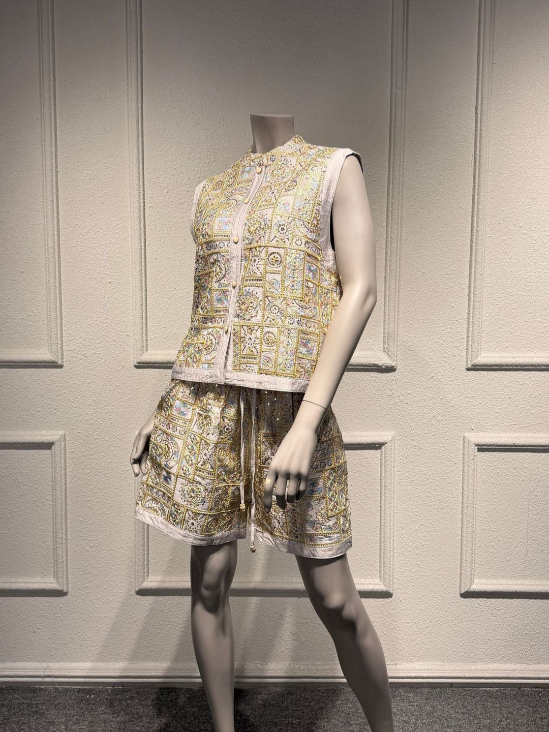 Elegant Heavy Embroidery Vest  - Embroidery Vest avis et prix