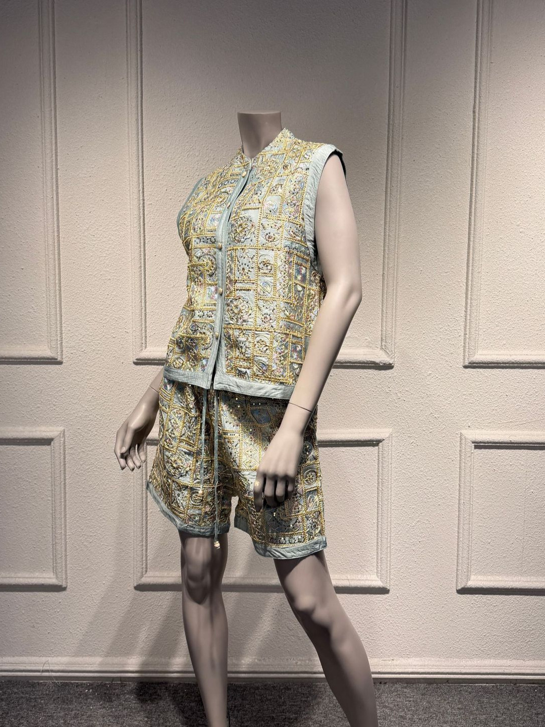 Elegant Heavy Embroidery Vest  - Embroidery Vest avis et prix