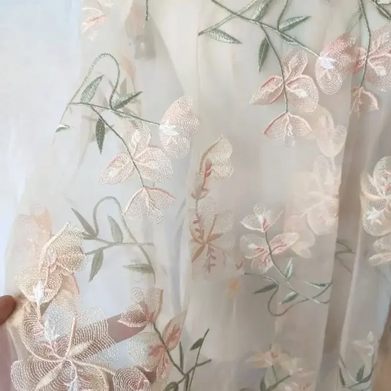 Beautiful Flower Lace fabric A - Embroidery Veil avis et prix