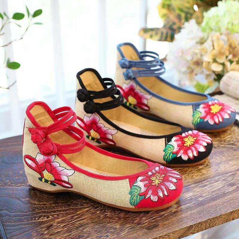 Woman Wedges Embroidered Cloth - Embroidery Horse avis et prix
