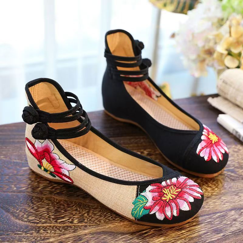 Woman Wedges Embroidered Cloth - Embroidery Horse avis et prix
