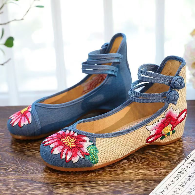 Woman Wedges Embroidered Cloth - Embroidery Horse avis et prix